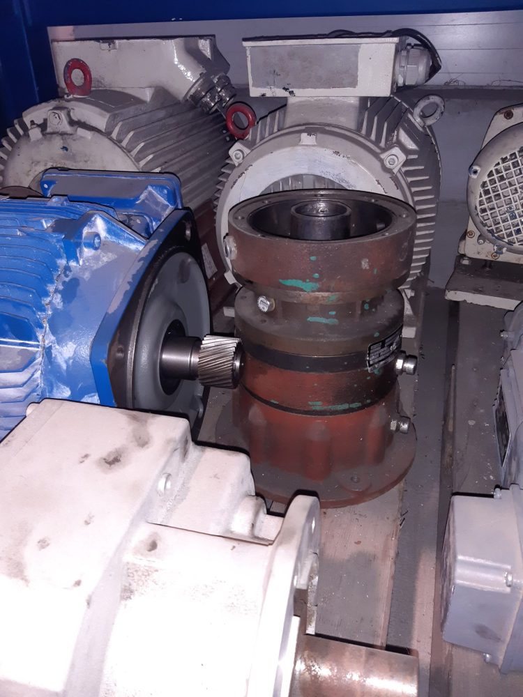 Używane przemysłowe maszyny i urządzenia